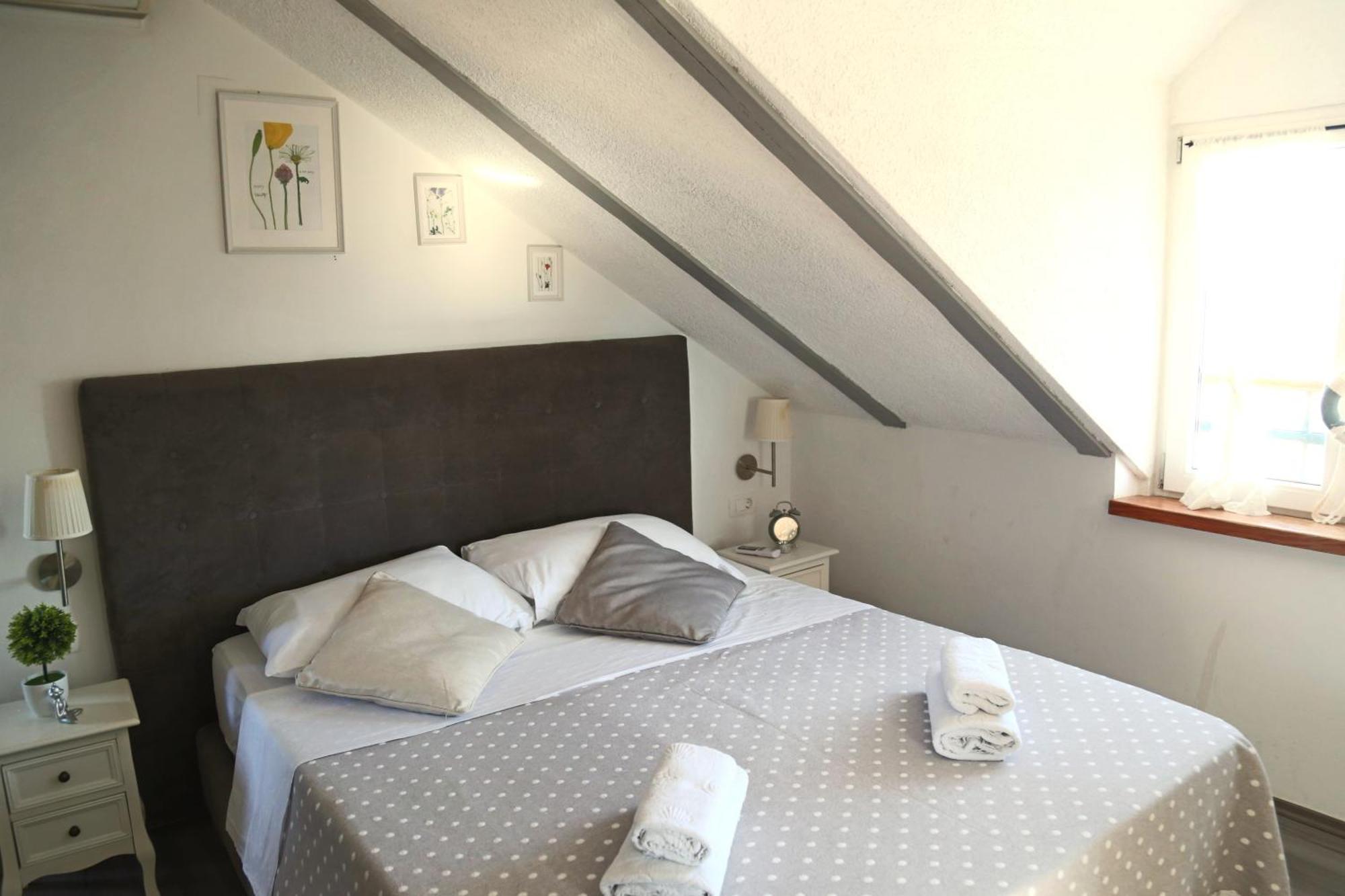 XIV Century Rooms Kastela Room photo